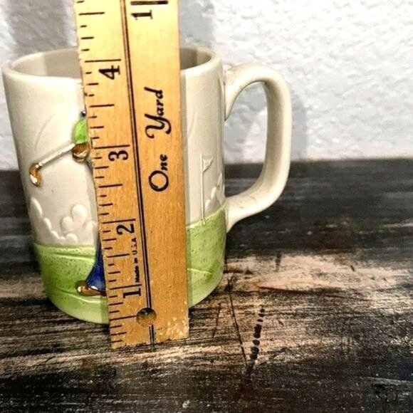 Vintage Ceramic Golf Themed Mug With Raised Design - Picture 5 of 6